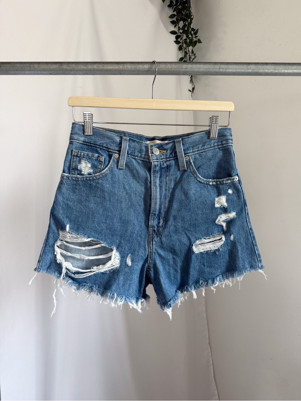 Levi’s highrise mom shorts